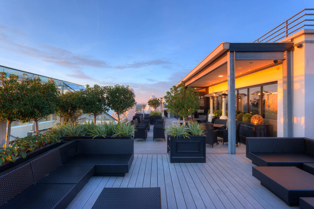 Rooftop Garden & Sky Lounge